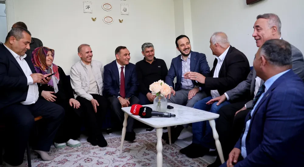 Özdemir, Sahaya İndik, İstanbul’da Gönüllere Dokunacağız