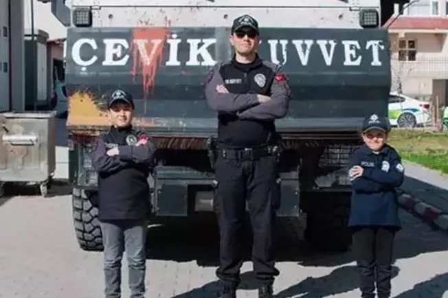 Minik Polisler Görev Başında