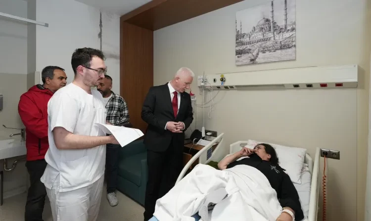 Depremin Ardından Beş İlçede Kriz Turu