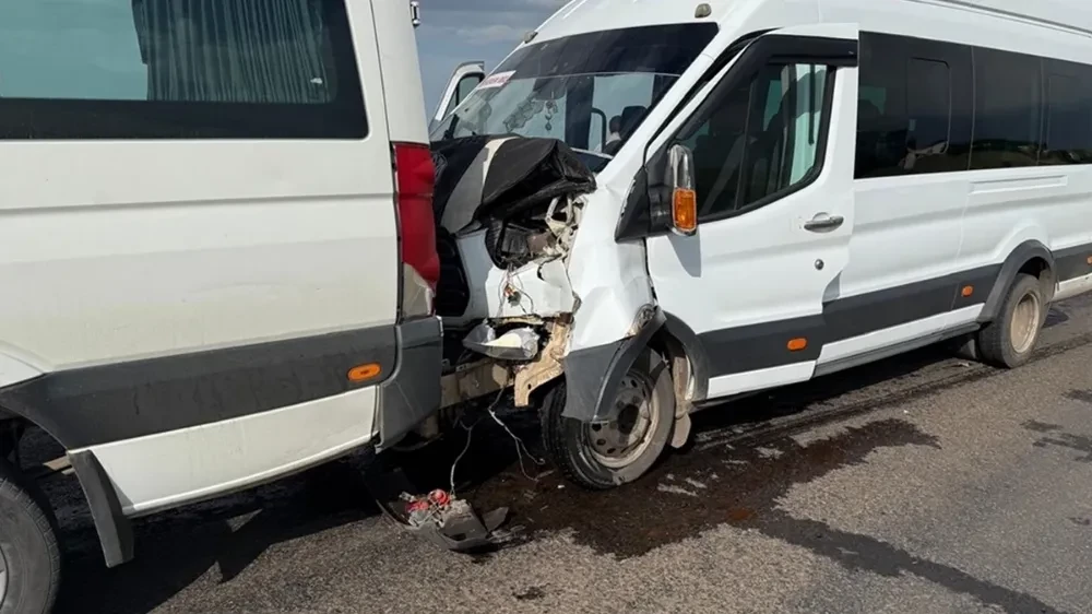 Öğretmen Servisleri Çarpıştı: 28 Yaralı