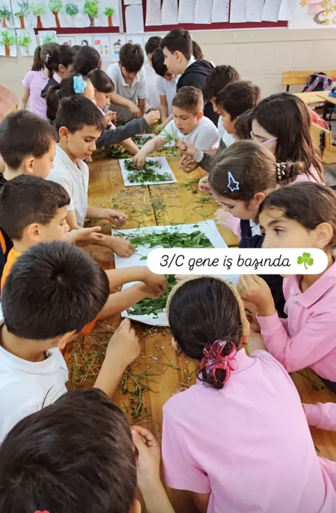 Hem Güldüler Hem Öğrendiler